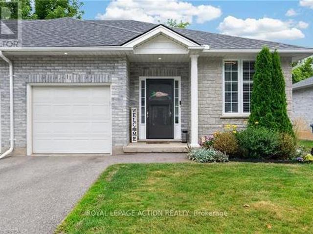 Townhouse for sale in Brant, Ontario