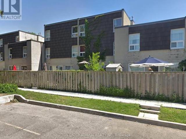 Townhouse for sale in Woburn, Ontario