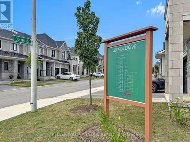 Townhouse for sale in Ancaster, Ontario