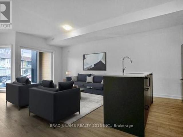 Townhouse for sale in Woburn, Ontario