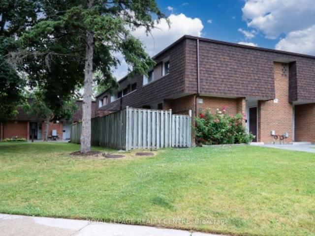 Townhouse for sale in Woburn, Ontario