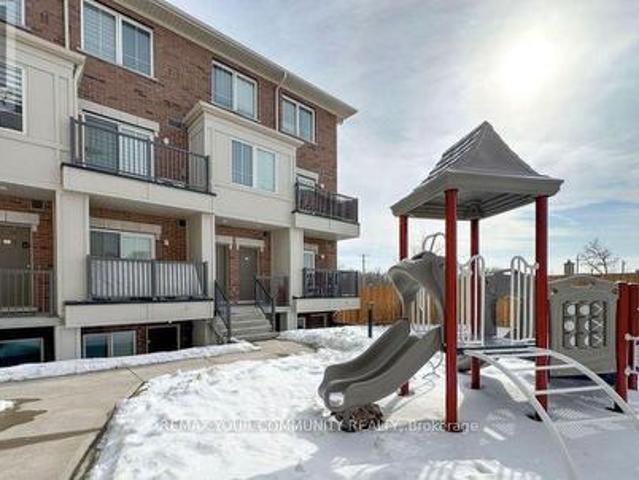 Townhouse for rent in Durham, Ontario