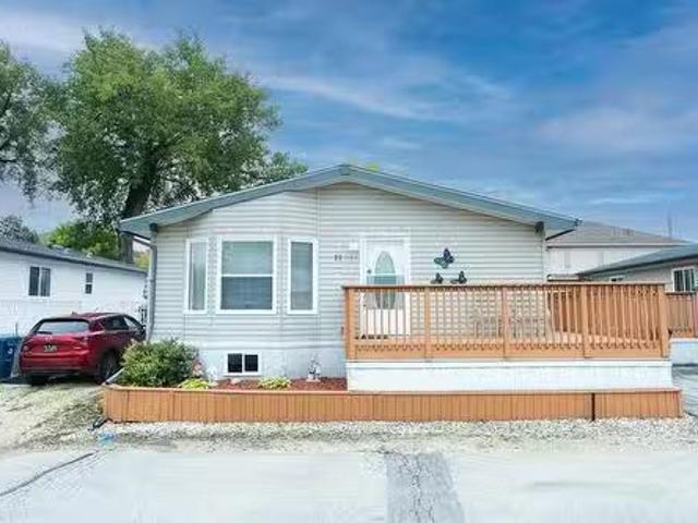 House for sale in East St. Paul, Manitoba