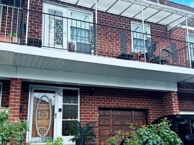 House for sale in Queens, Arverne