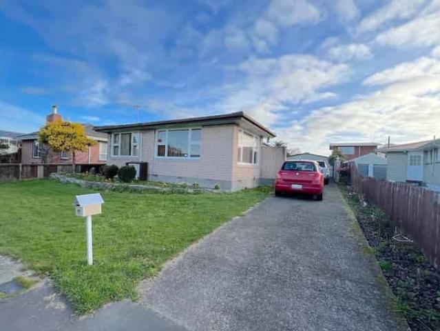 House for rent in Chaslands, Canterbury