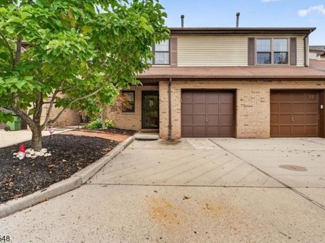 Townhouse for sale in Lebanon, New Jersey