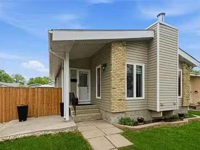 House for sale in East St. Paul, Manitoba