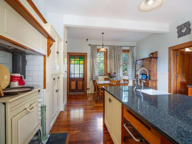House for sale in Otakou