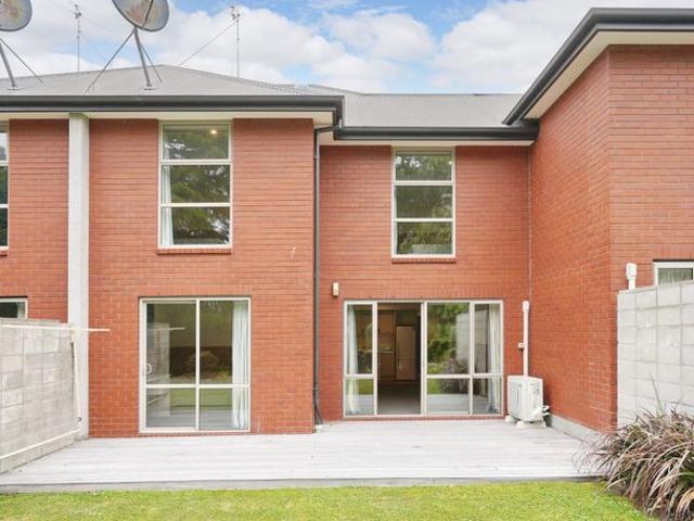 House for rent in Chaslands, Canterbury