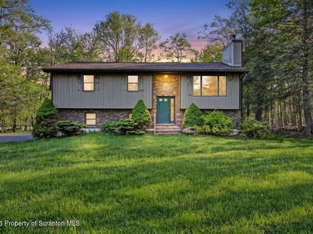 House for sale in Newfoundland, Pennsylvania