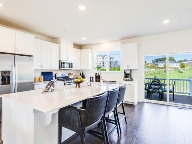 Townhouse for sale in East Hanover, New Jersey