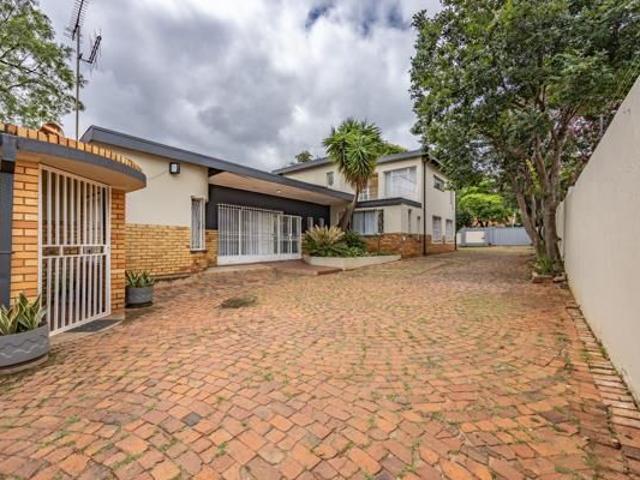 Room for rent in Waterkloof, Gauteng