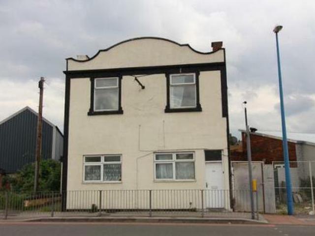 House for sale in Halesowen, West Midlands