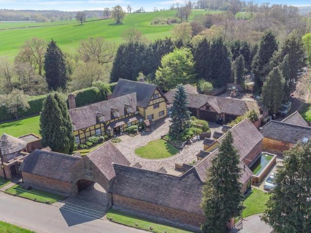House for sale in Gun Hill, Warwickshire