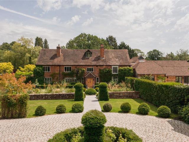 House for sale in Fole, Surrey