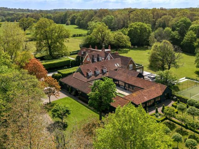 House for sale in Borehamwood, Hertsmere