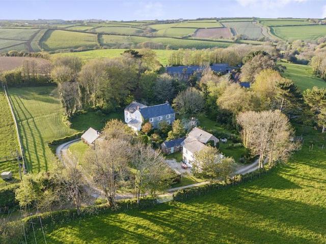 House for sale in Manaccan, Cornwall