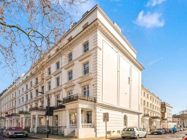 House for sale in Kensal Town, Bayswater