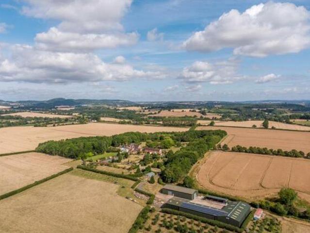 House for sale in Kinnersley, Worcestershire