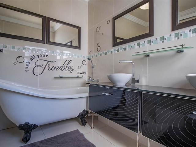 House for sale in Groot Brak Rivier, Western Cape