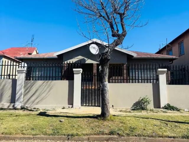 House for sale in Rosettenville, Johannesburg