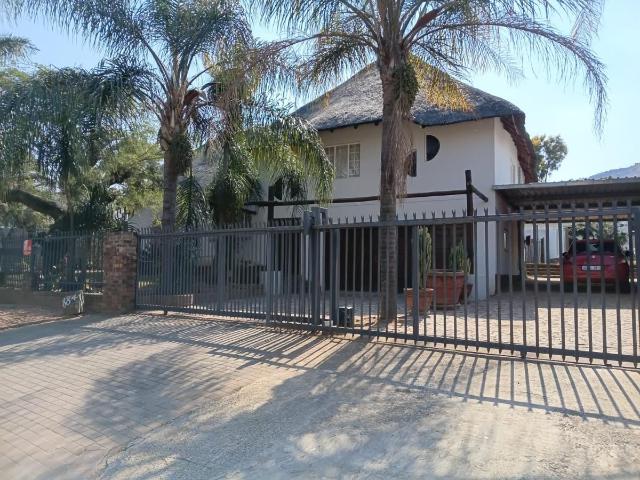 House for rent in Waterkloof, Gauteng