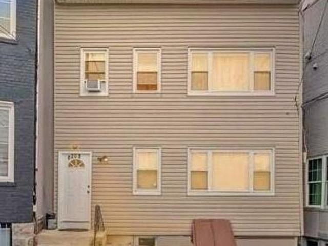 House for sale in Hudson, New Jersey