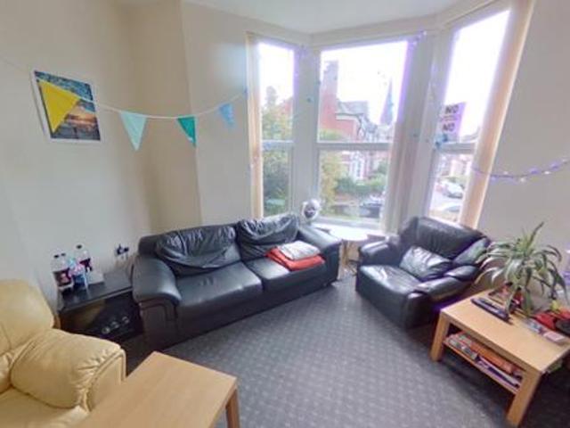 House for sale in Hyde Park, West Yorkshire