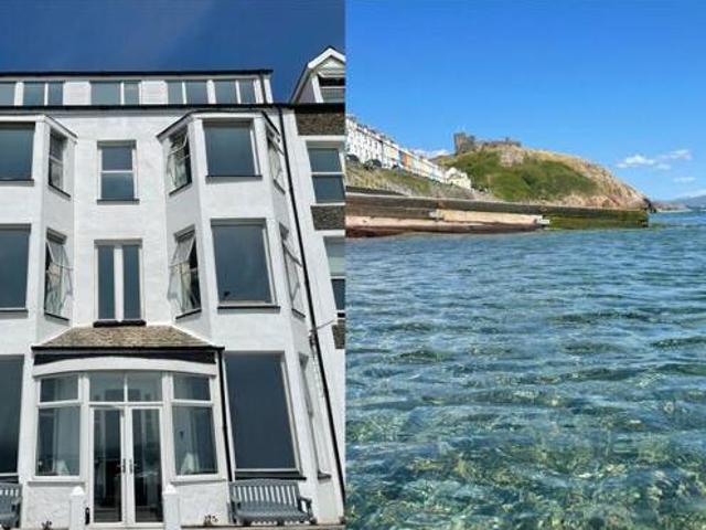 House for sale in Criccieth, Wales