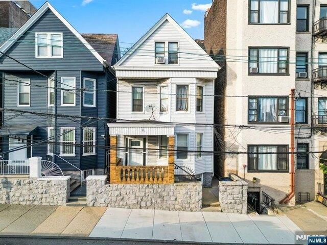 House for sale in Hudson, New Jersey