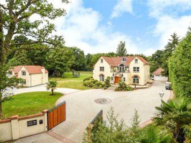 House for sale in Crowthorne, Bracknell Forest