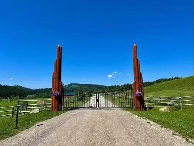 House for sale in Alberta