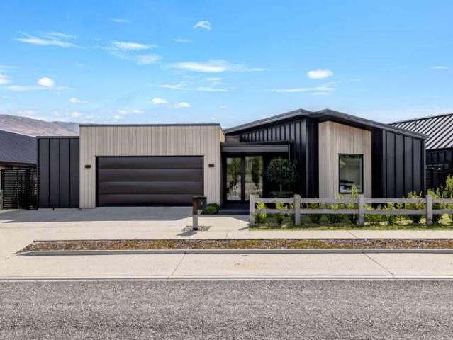 House for sale in Otakou
