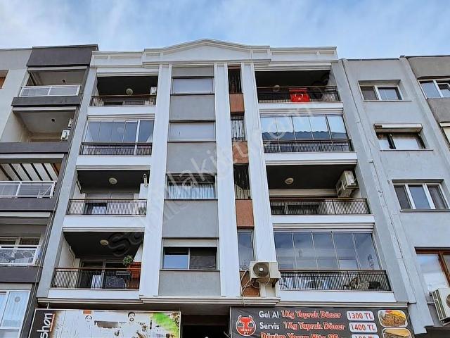 Karşiyaka, İzmir içerisinde satılık mülk