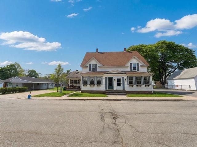 House for sale in North Uxbridge, Massachusetts