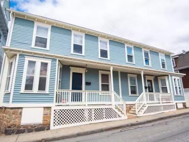 Condo for rent in Newport Condo for rent in Newport