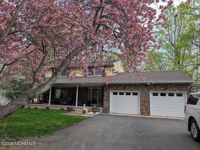 House for sale in Cream Ridge, New Jersey