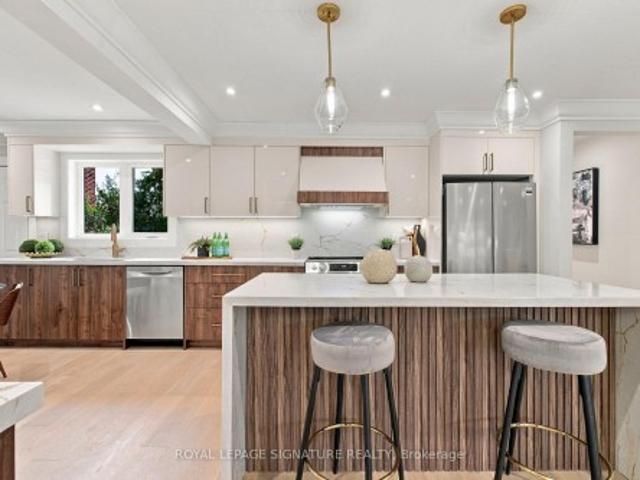 House for sale in Etobicoke Centre, Toronto