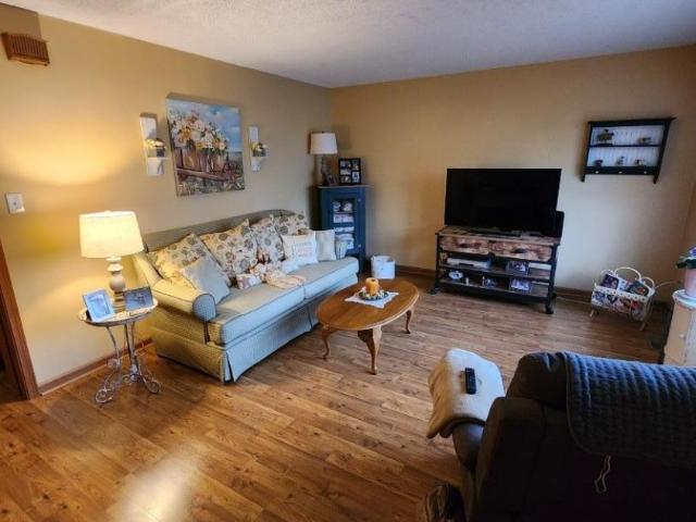 Townhouse for sale in Hamburg, New Jersey