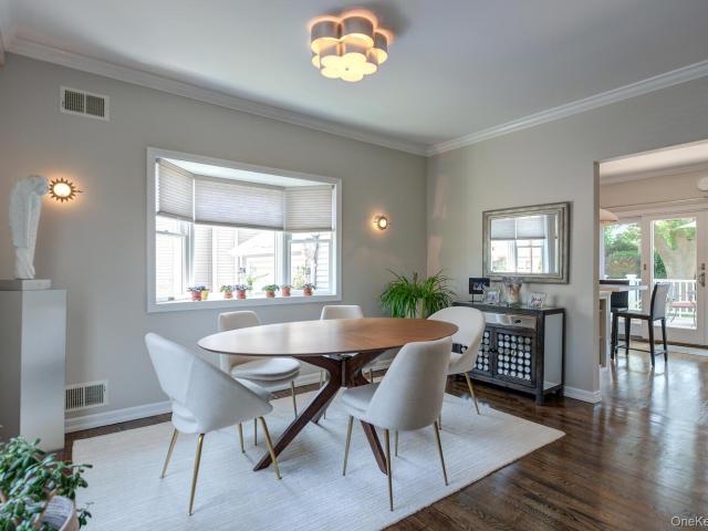 House for sale in Glen Head, Nassau County