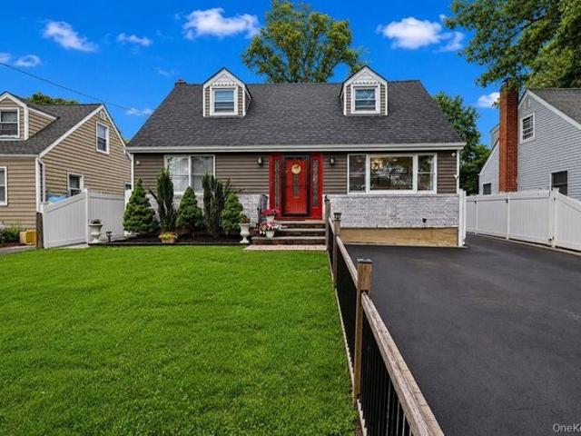 House for sale in Huntington, New York