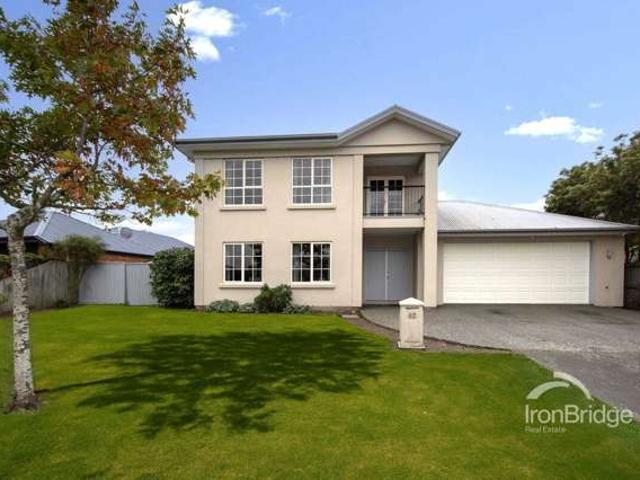 House for sale in Chaslands, Canterbury