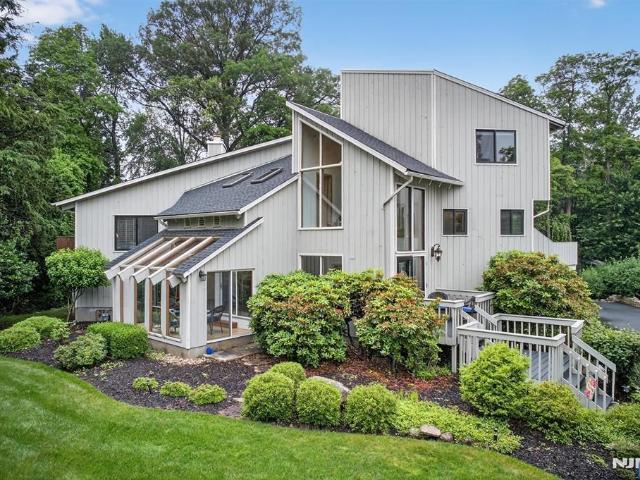House for sale in Mahwah