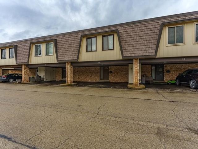 Townhouse for sale in Palos Hills, Illinois