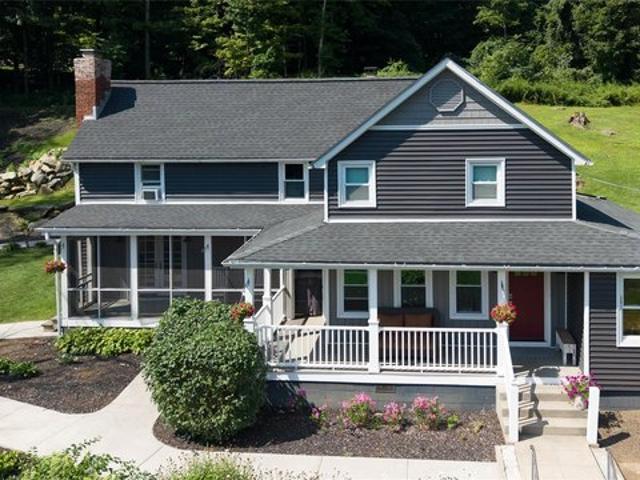 House for sale in Baldwin Place, New York