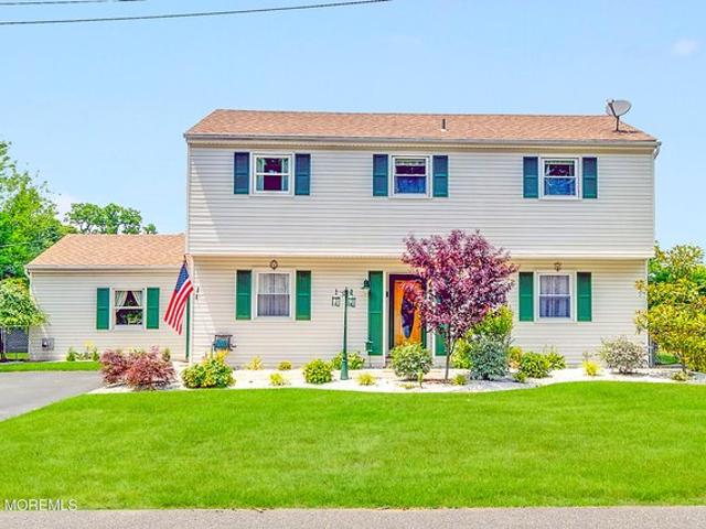 House for sale in Cream Ridge, New Jersey