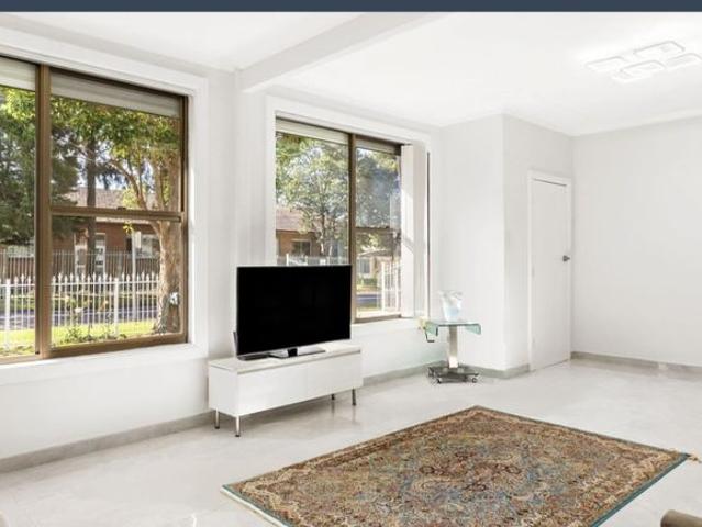 House for rent in Wollongong West, New South Wales