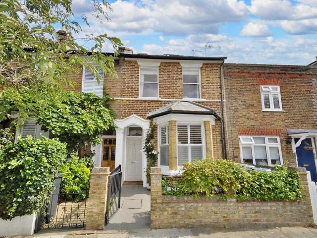 House for rent in London Borough of Ealing, Greater London