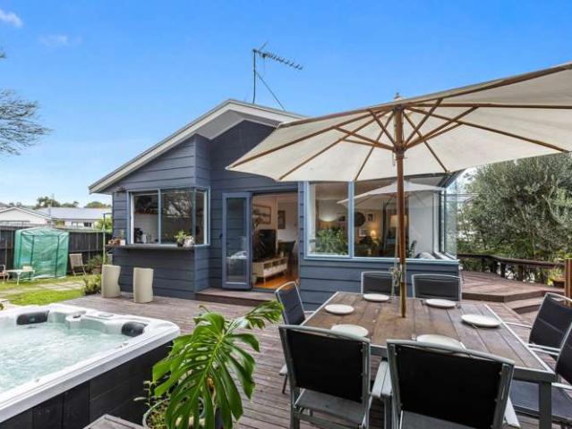 House for sale in Whangaparaoa