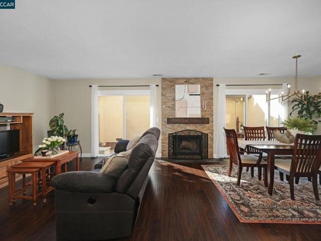 Townhouse for sale in Clayton, California
